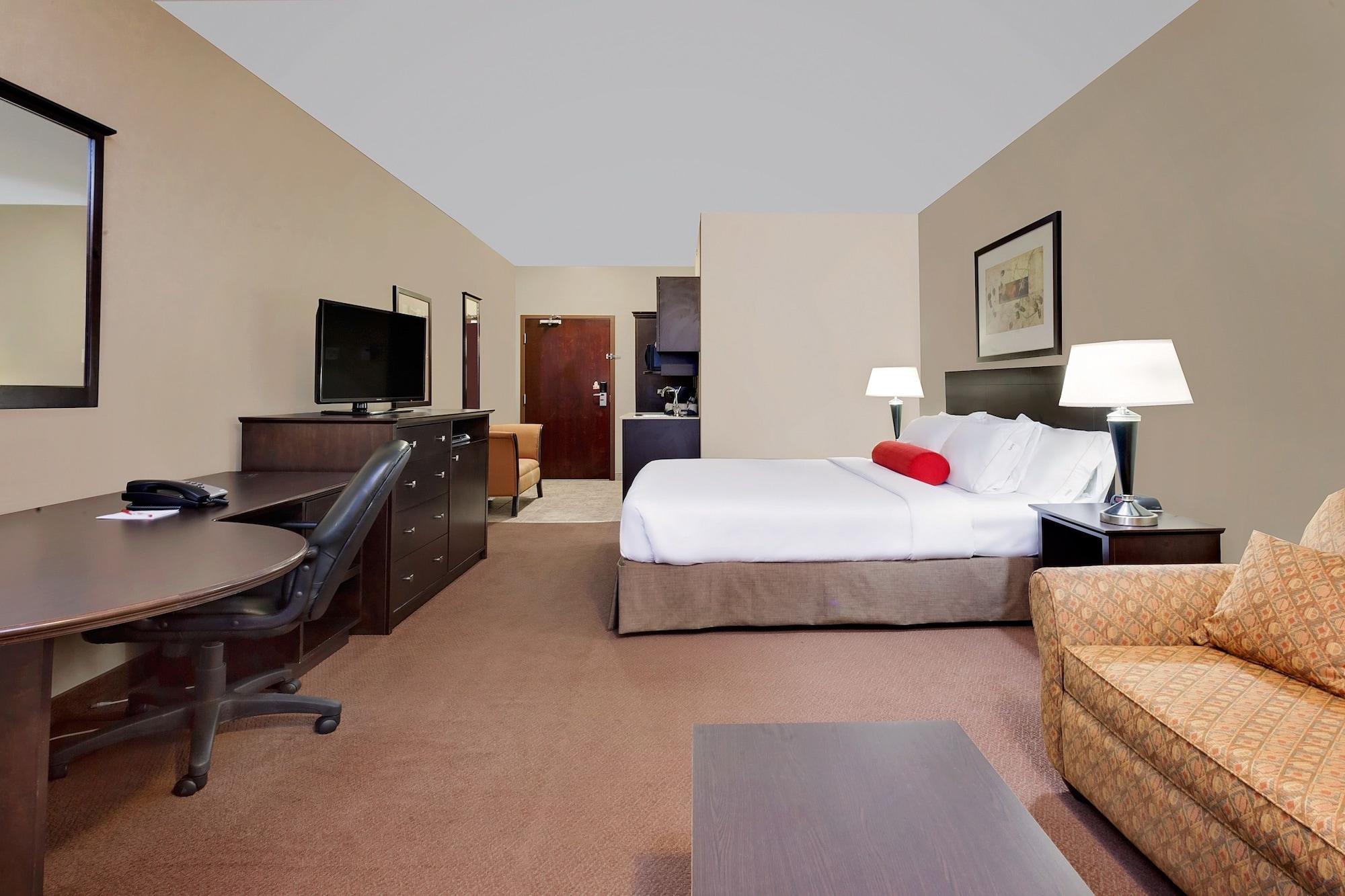 Ramada By Wyndham Camrose Hotel Bagian luar foto
